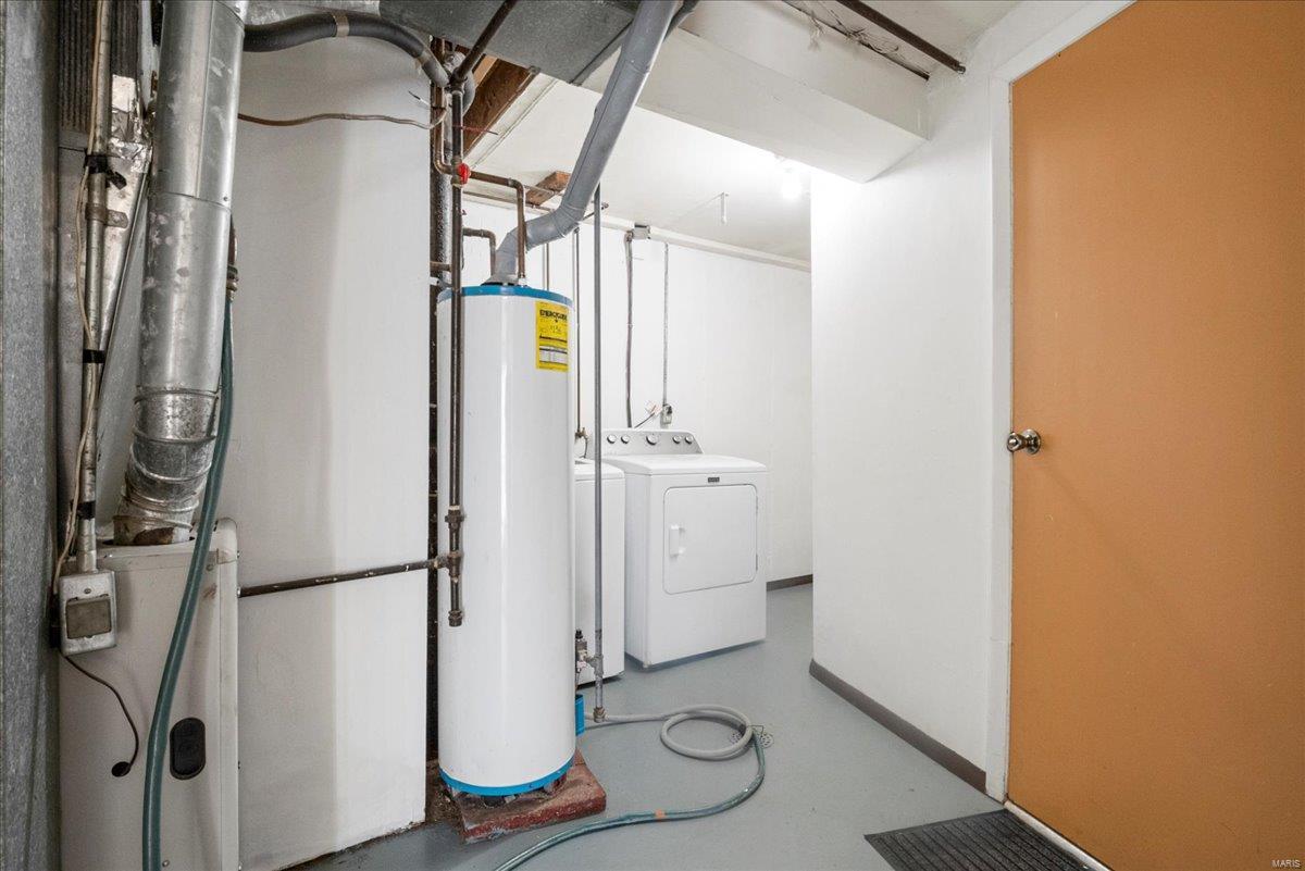 Manchester, Missouri 63011, United States, 3 Bedrooms Bedrooms, ,2 BathroomsBathrooms,Residential,Pending,90458