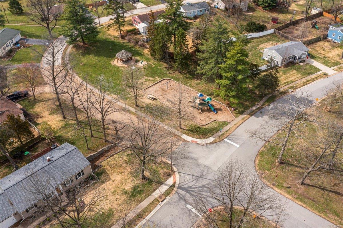 Manchester, Missouri 63011, United States, 3 Bedrooms Bedrooms, ,2 BathroomsBathrooms,Residential,Pending,90458