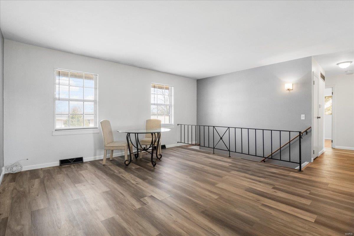 Manchester, Missouri 63011, United States, 3 Bedrooms Bedrooms, ,2 BathroomsBathrooms,Residential,Pending,90458