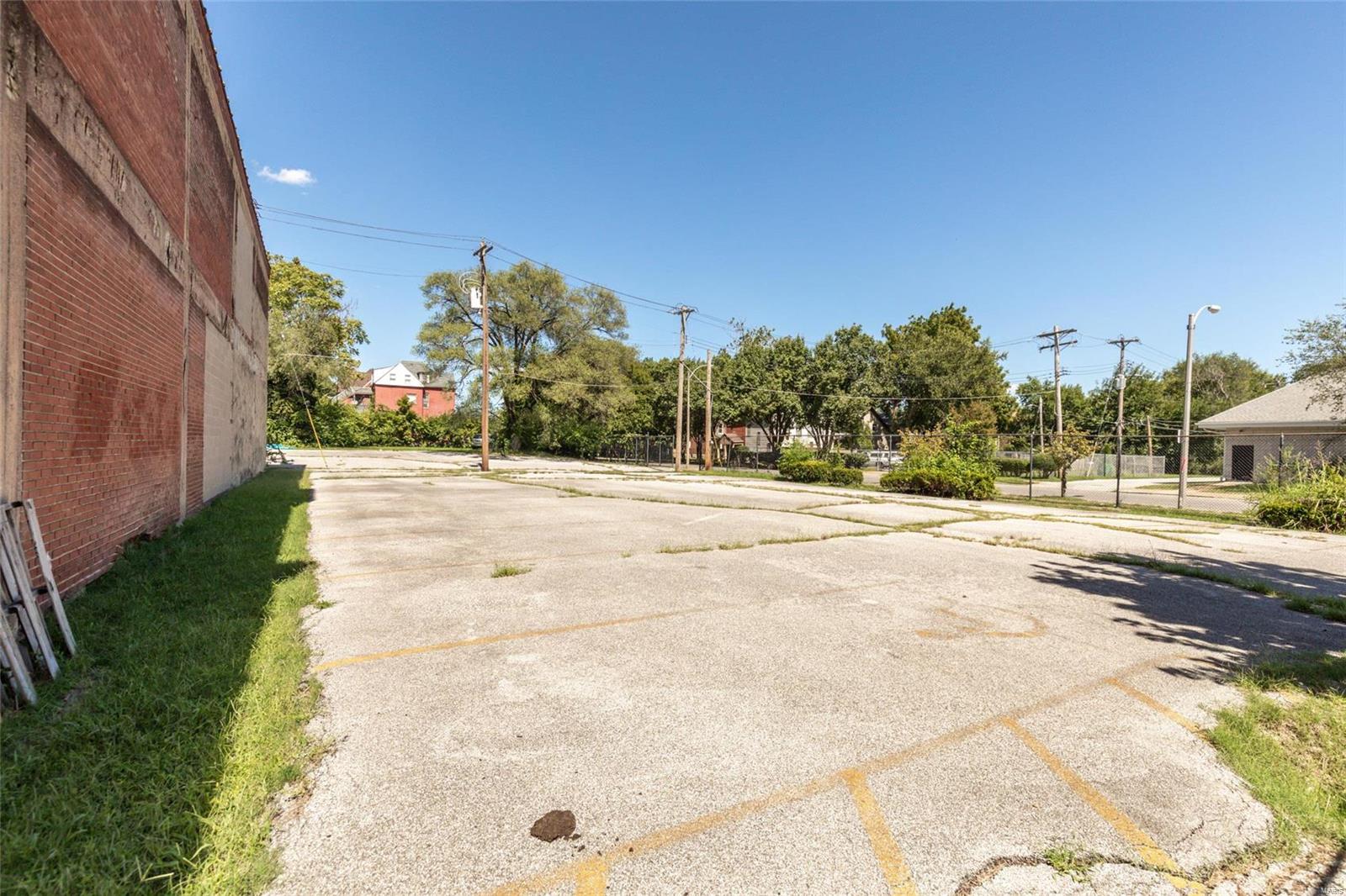 Aubert Place Add - Commercial Sale