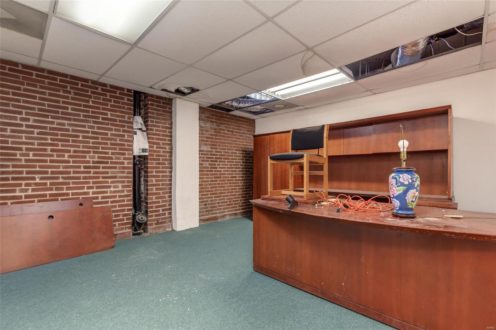 Aubert Place Add - Commercial Sale