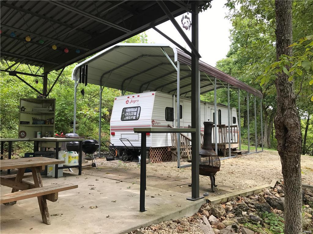 Brook Hollow 02 - Land