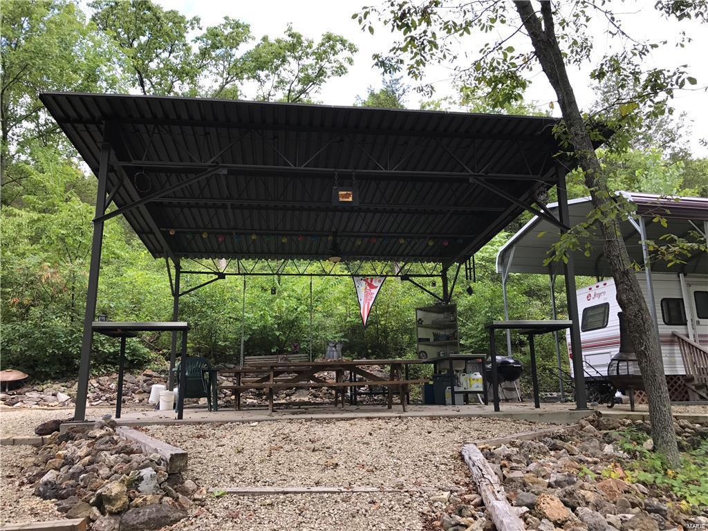 Brook Hollow 02 - Land