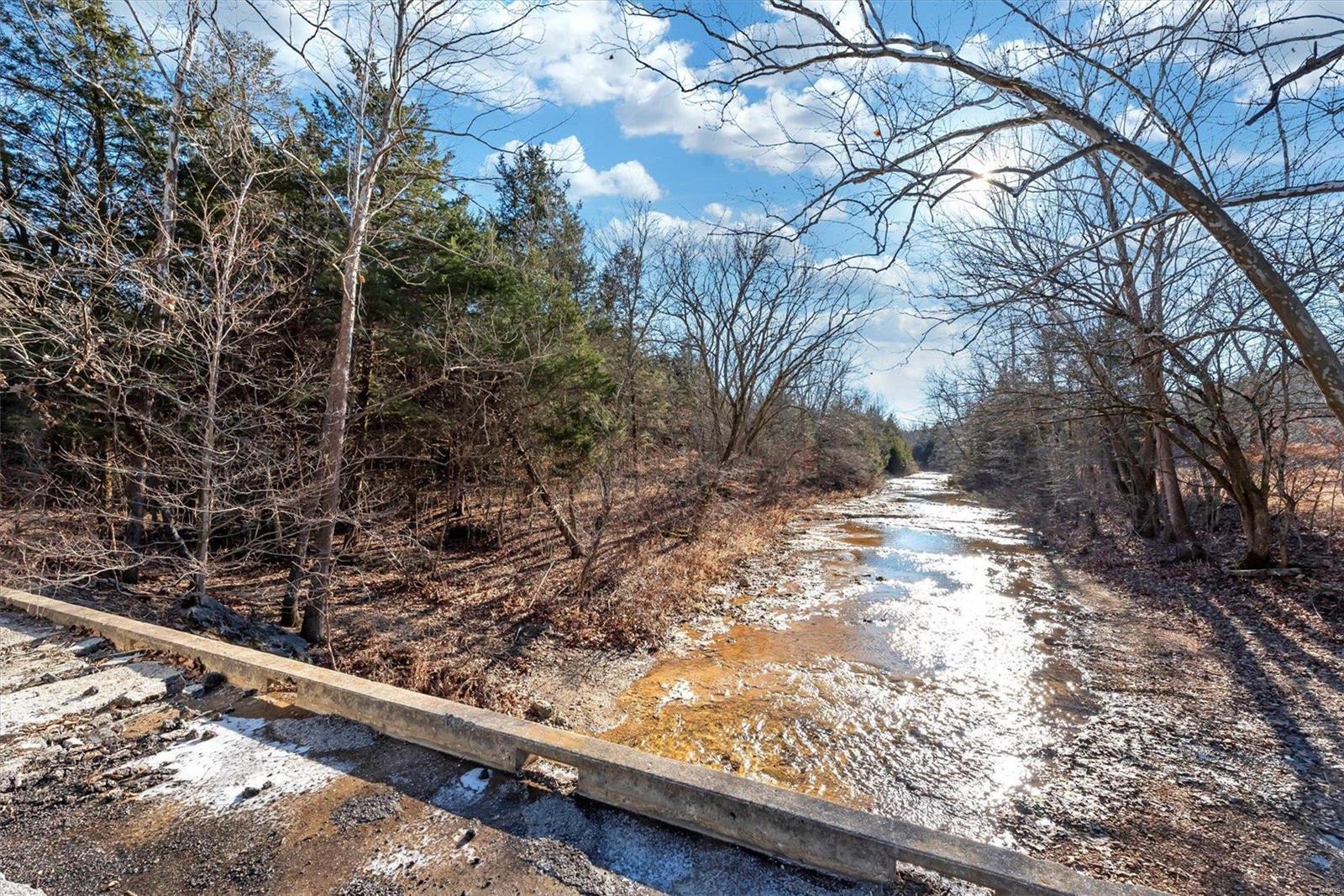 Brook Hollow 02 - Land