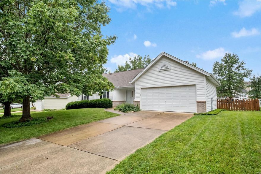 OPEN HOUSE SUNDAY 8/13 1-3pm! One of the most desirable ranch open concept floor plans in Glenallen Estates!! With approx. 1662 sq feet of living on the main and lower level ready for a buyer to finish to their likings. Master ensuite with 2 more bedrooms, separate dining and main floor laundry.  This ONE owner well cared for home greets you with soaring vaulted ceilings, freshly painted walls and cabinets and deep cleaned carpets. Newer roof and HVAC, 2 car garage and huge fenced in backyard. Close to shops and restaurants on Highway N. This gem will go fast, dont miss this one!