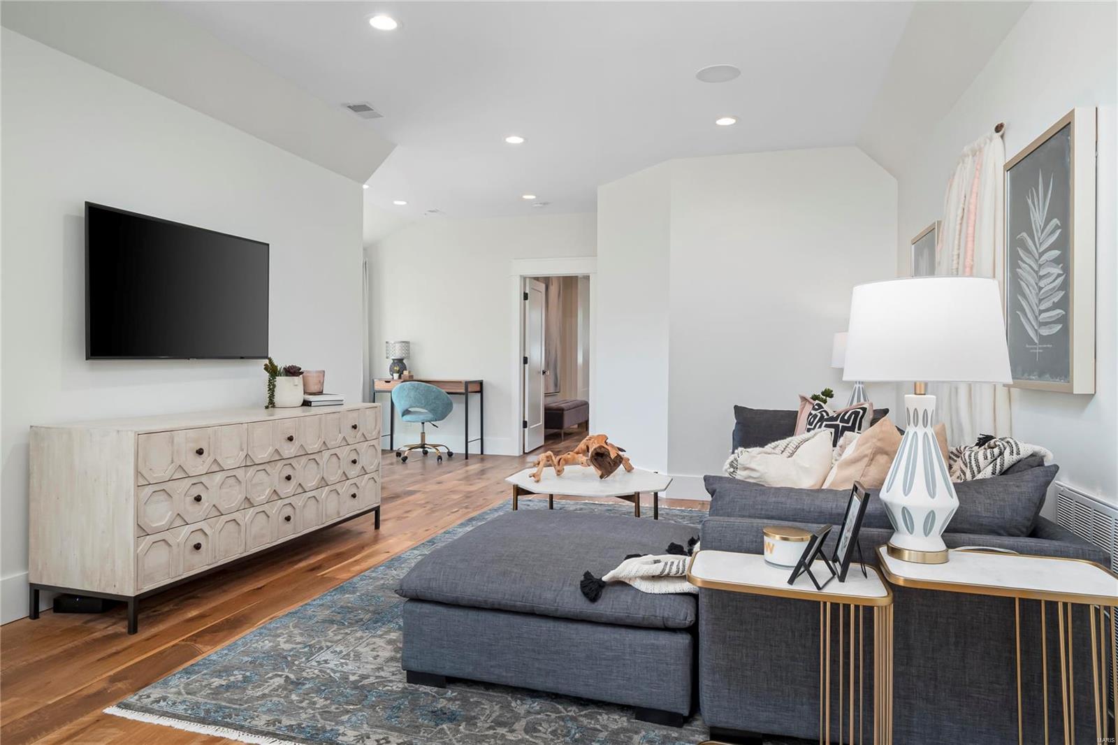 Williamsburg 3 - Residential