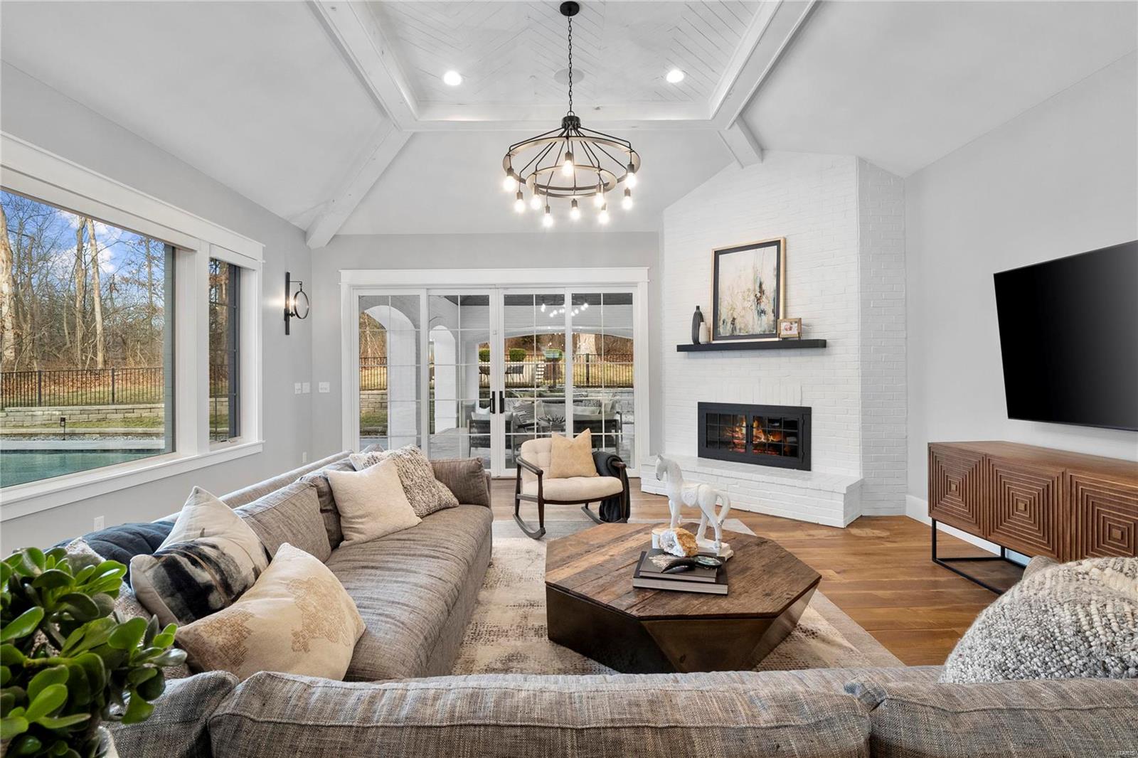 Williamsburg 3 - Residential