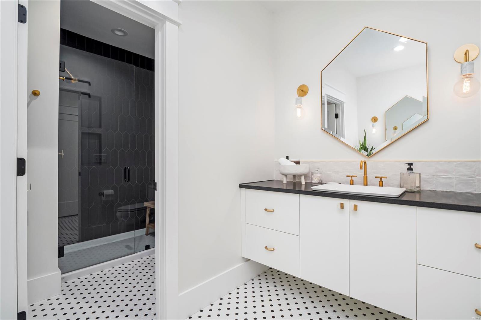 Williamsburg 3 - Residential