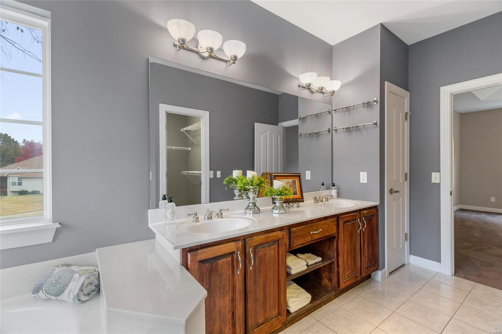 Locksley Manor #1 - Residential