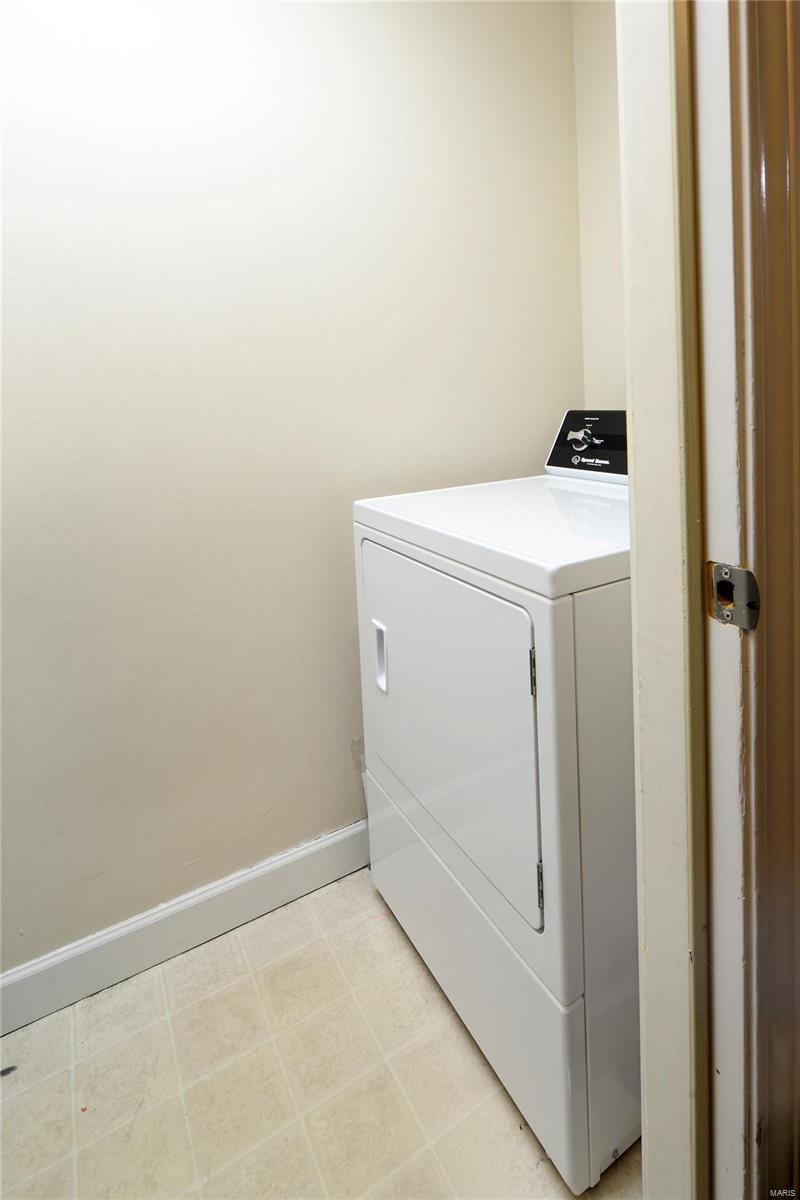 Pershing Ave Condo - Residential