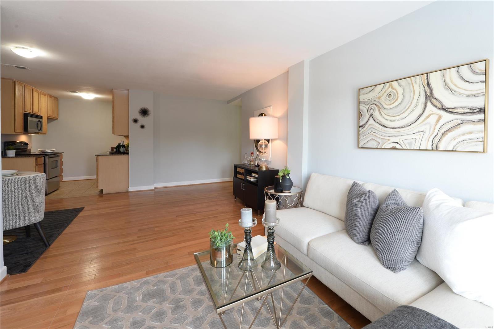 Pershing Ave Condo - Residential