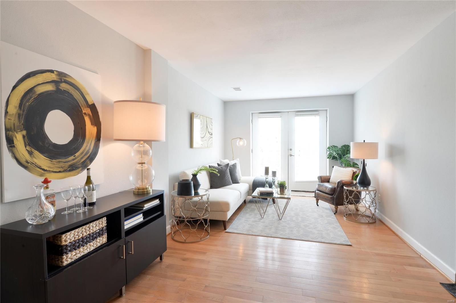 Pershing Ave Condo - Residential