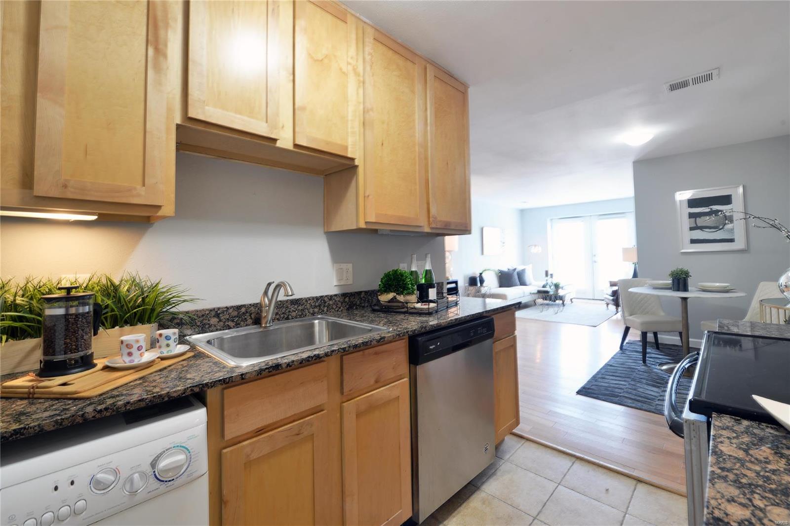 Pershing Ave Condo - Residential