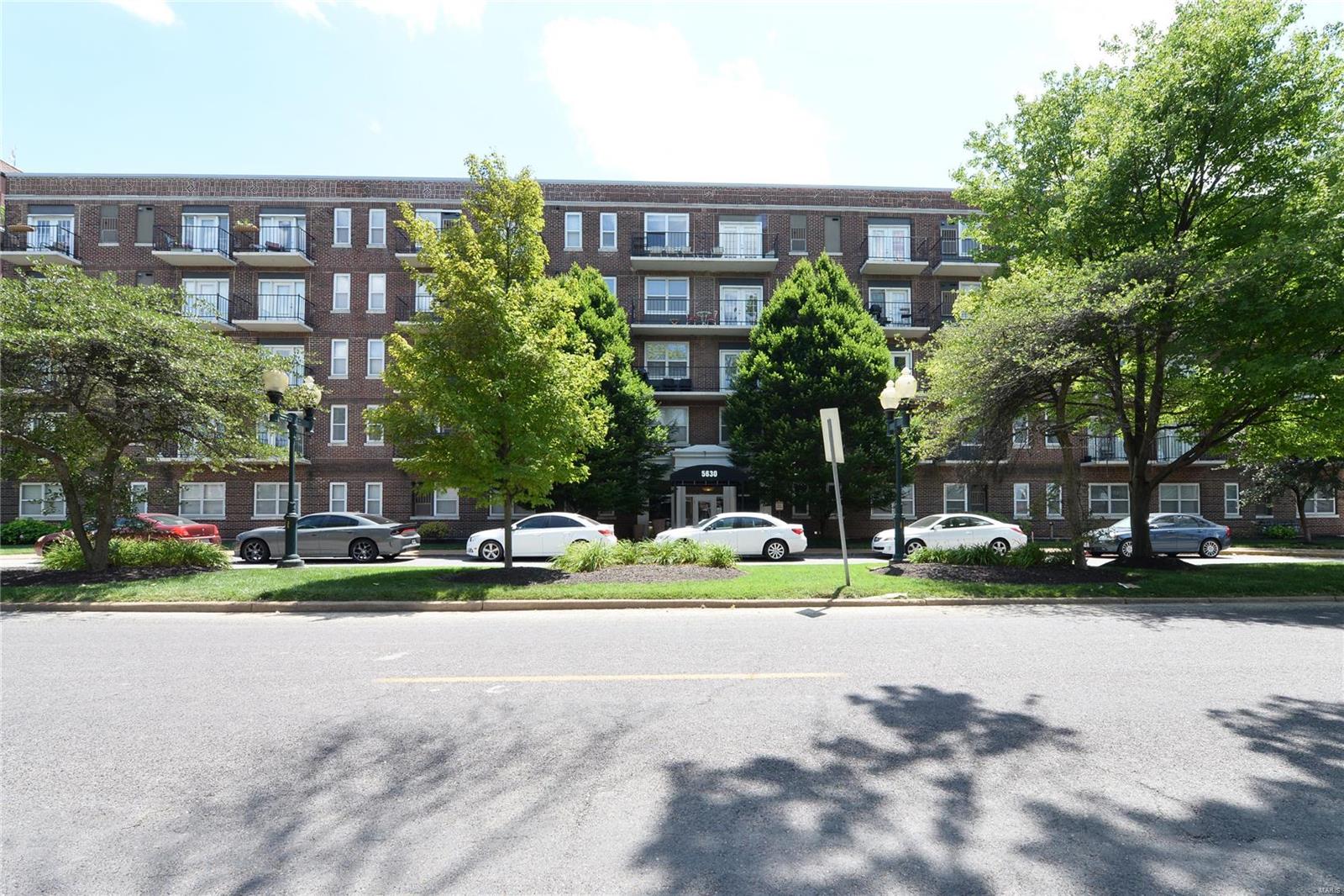 Pershing Ave Condo - Residential