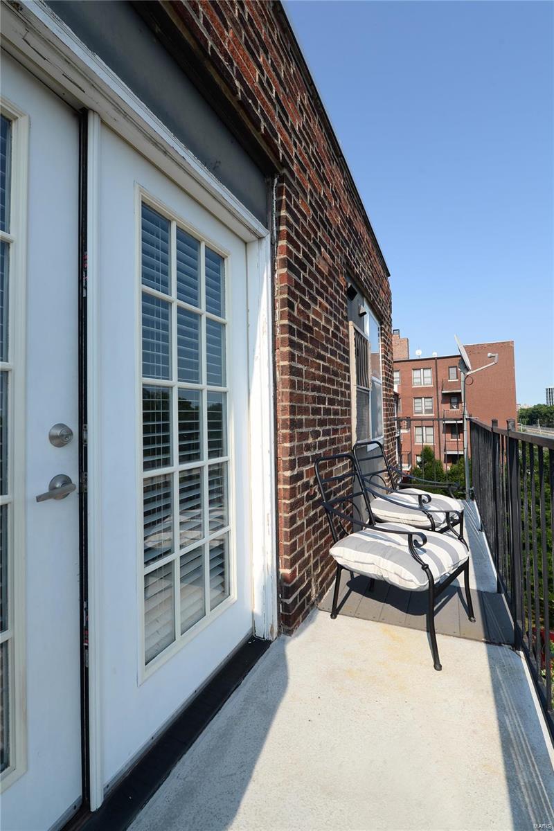 Pershing Ave Condo - Residential