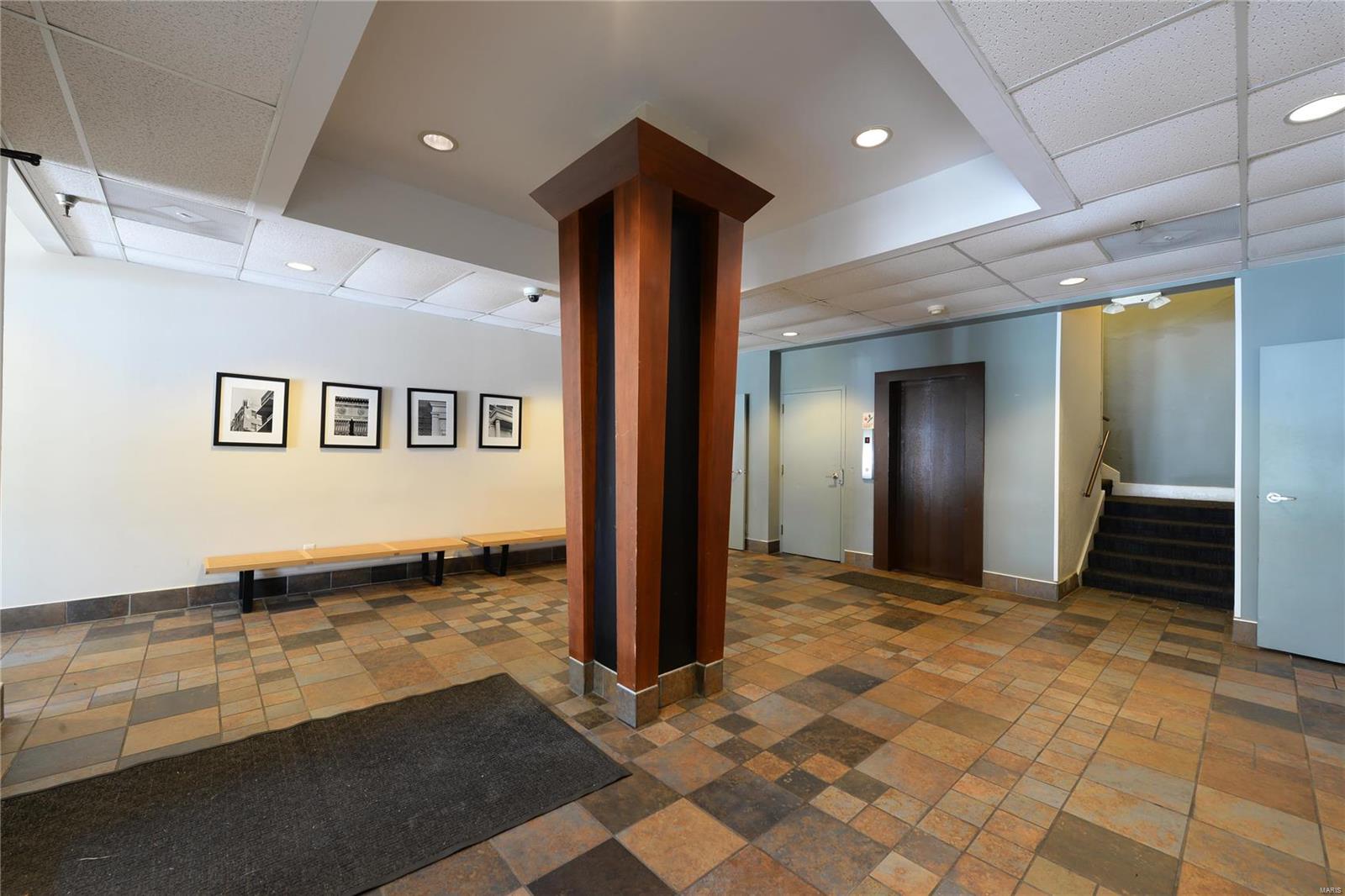 Pershing Ave Condo - Residential