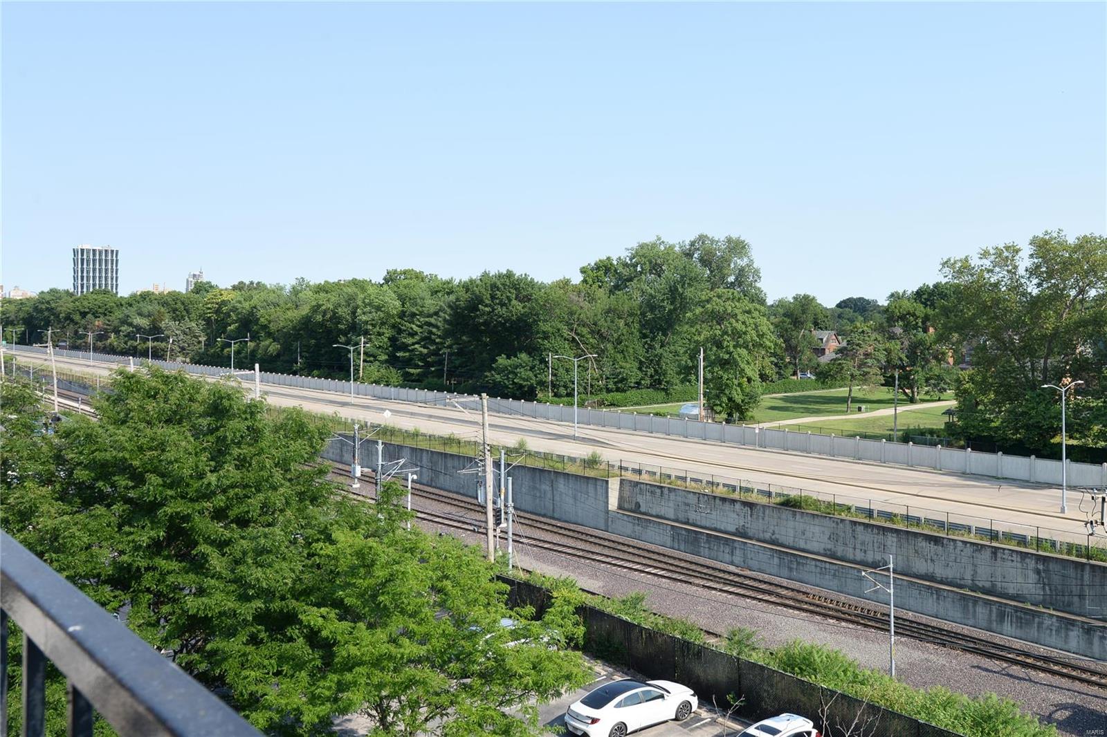 Pershing Ave Condo - Residential