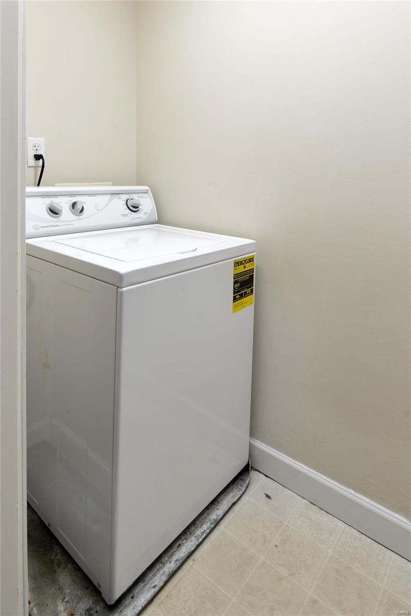 Pershing Ave Condo - Residential