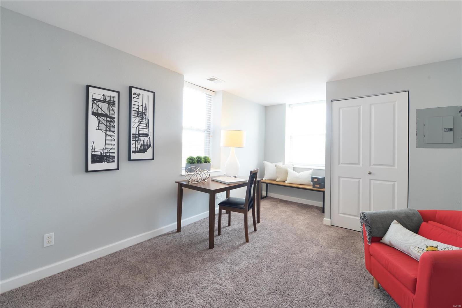 Pershing Ave Condo - Residential