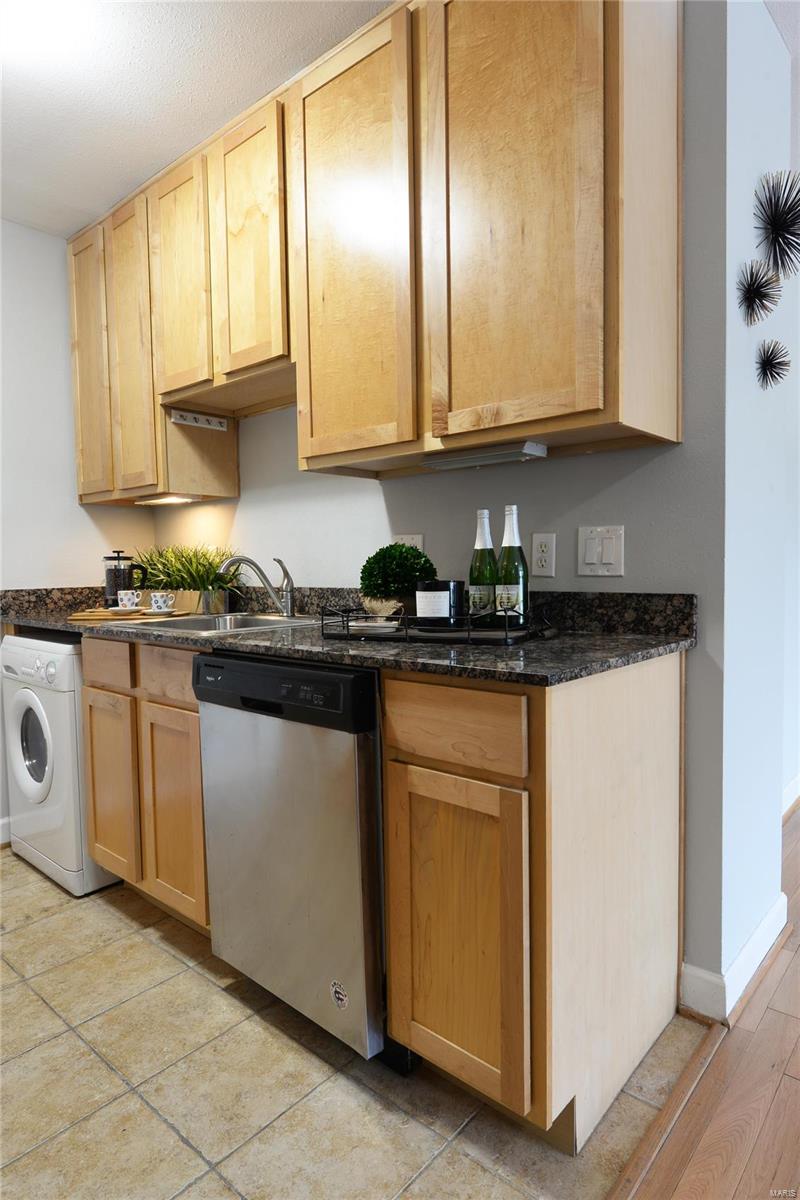 Pershing Ave Condo - Residential