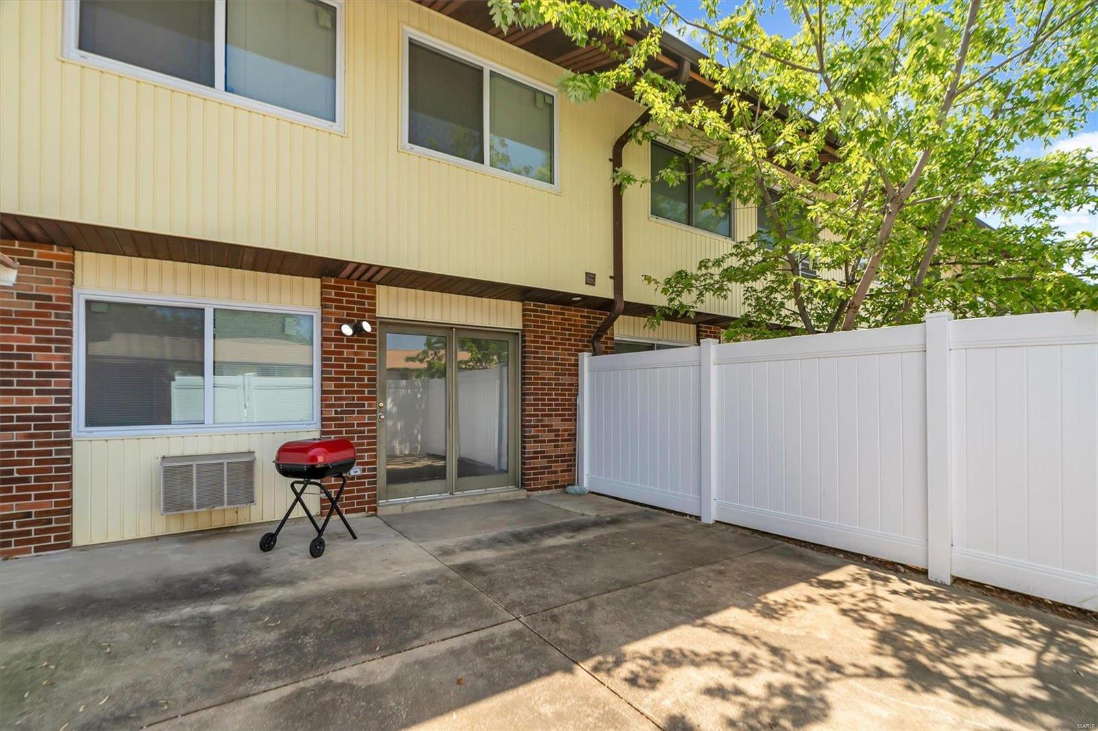 Hazelcrest Condo - Residential