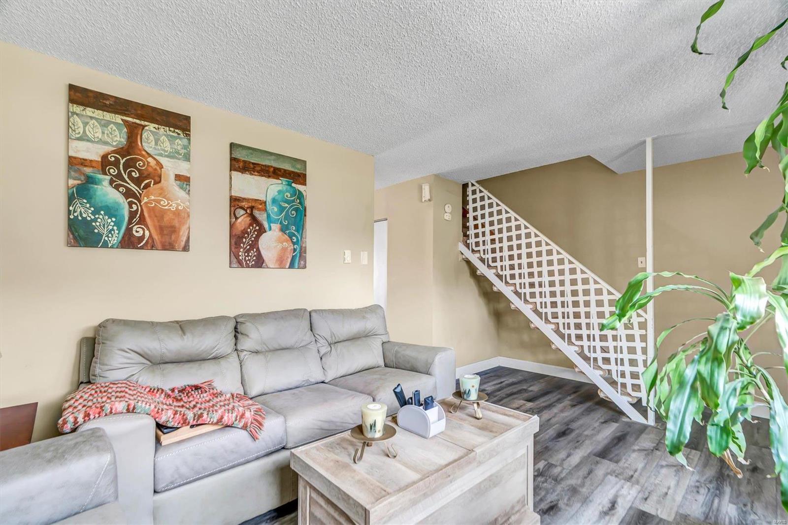 Hazelcrest Condo - Residential