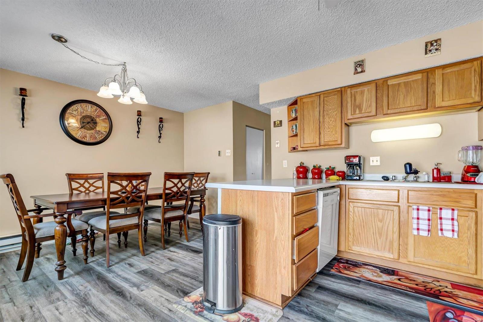 Hazelcrest Condo - Residential