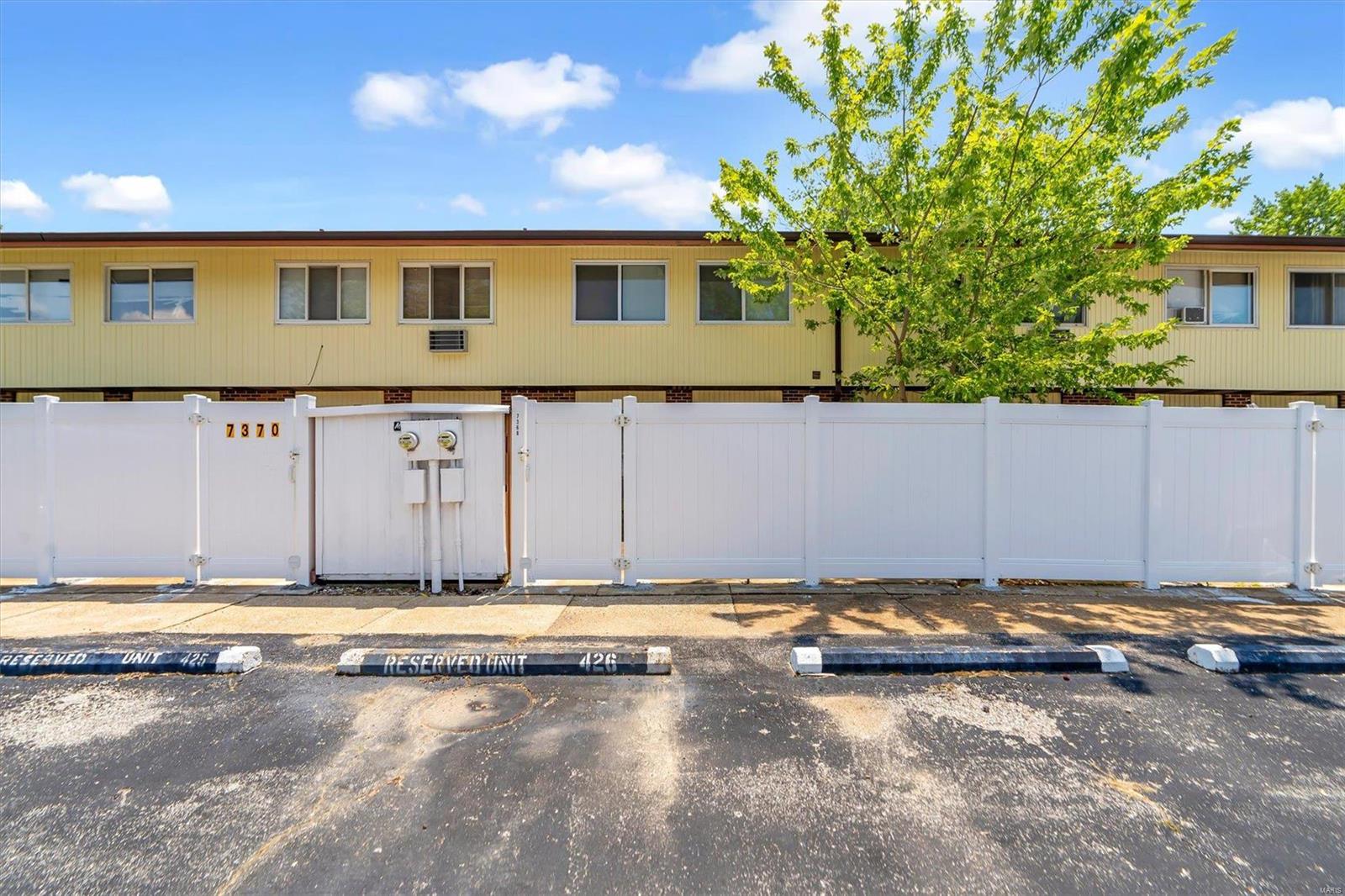 Hazelcrest Condo - Residential