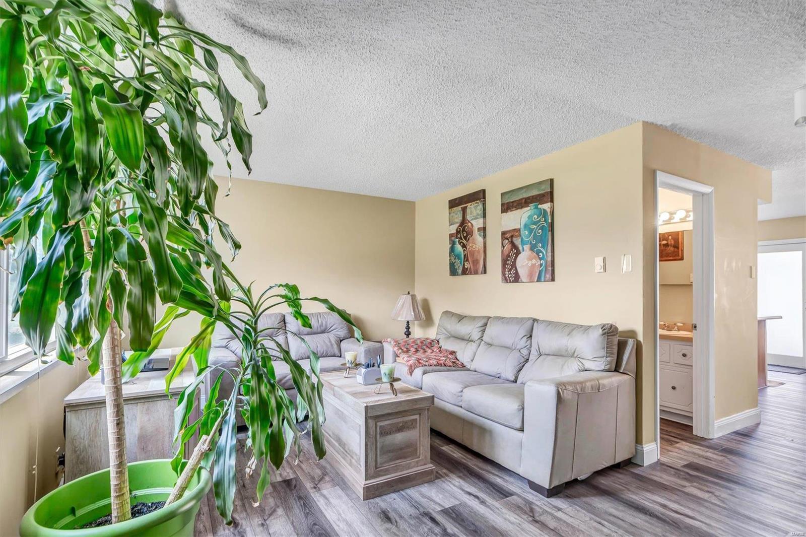 Hazelcrest Condo - Residential