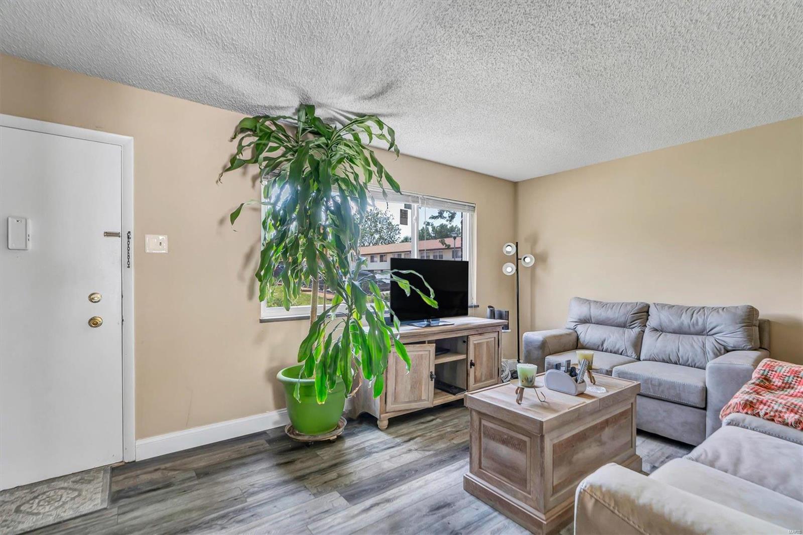 Hazelcrest Condo - Residential