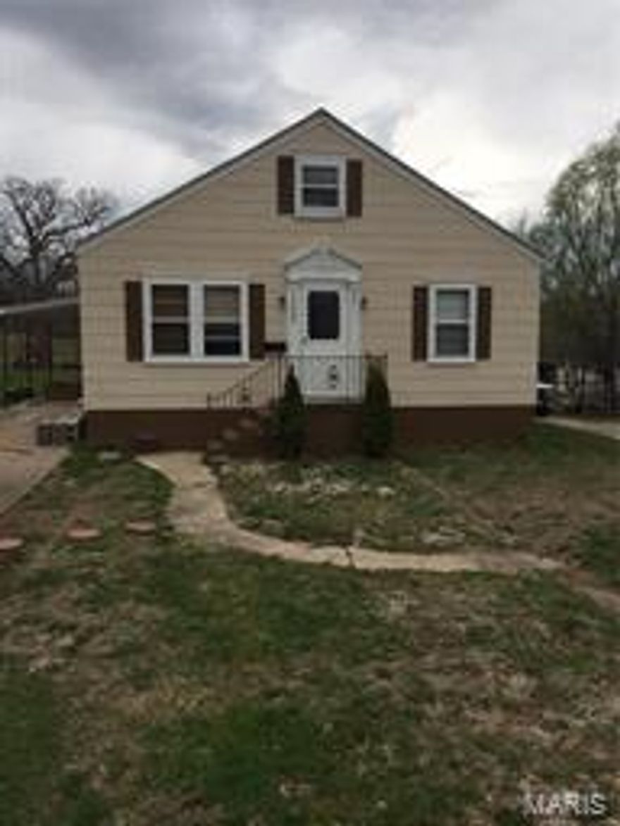 Two bedroom and one bathroom home located in Oakwood. Hardwood floors throughout with some recently refinished. Separate living room, dining room, and kitchen all with arched doorways giving the home character and charm. Upstairs attic is floored and has potential for two additional rooms. Basement is unfinished. Deck off the back of the house overlooking flat backyard with storage shed and partial fence.