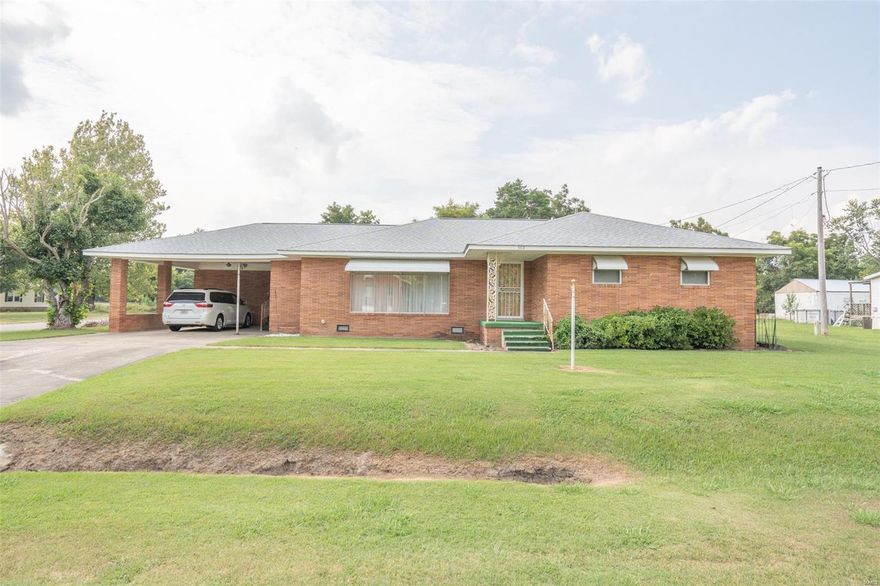$119,500; 302 John St. Campbell, Mo 63933; A wonderfully well kept 2BR 1BA one level ranch home in the town of Campbell, MO. This one is a super well-maintained brick home with covered parking and large rooms throughout!  With 1,738  +/- finished square feet, it's one of largest 2 bedroom houses you'll come across.  There is also a 24x16 shop that is perfect for storage or equipped for a workspace and a whole house generator insuring you'll always have power when needed.  There's also and additional shed with lean-to on each side!