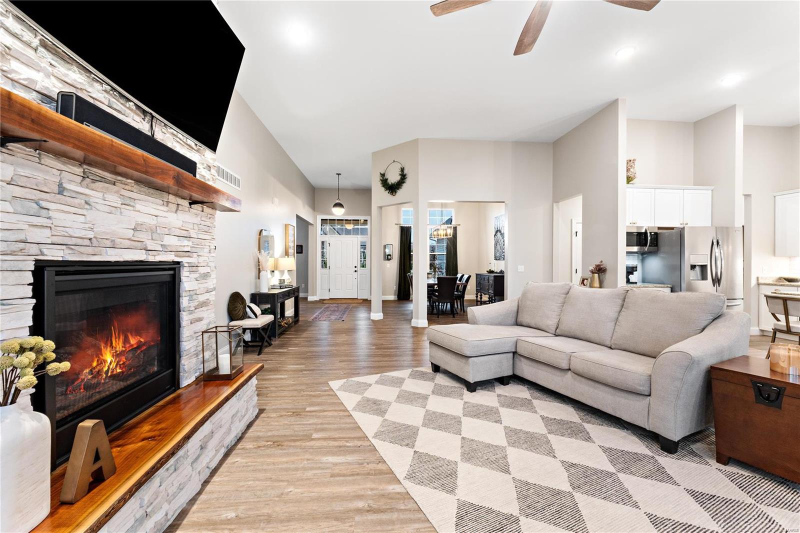 Eureka, Missouri 63025, United States, 3 Bedrooms Bedrooms, ,3 BathroomsBathrooms,Residential,Pending,25506