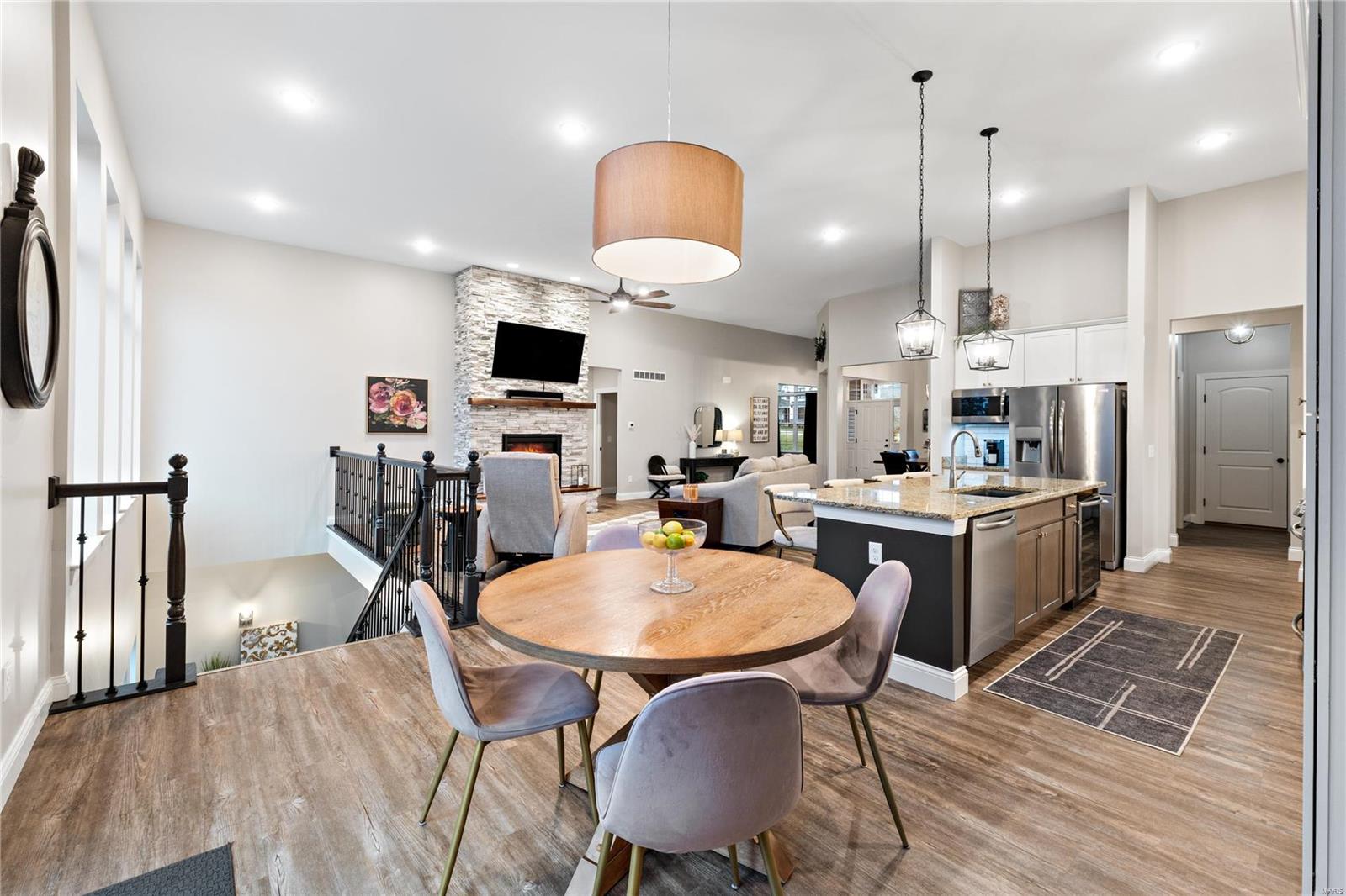 Eureka, Missouri 63025, United States, 3 Bedrooms Bedrooms, ,3 BathroomsBathrooms,Residential,Pending,25506