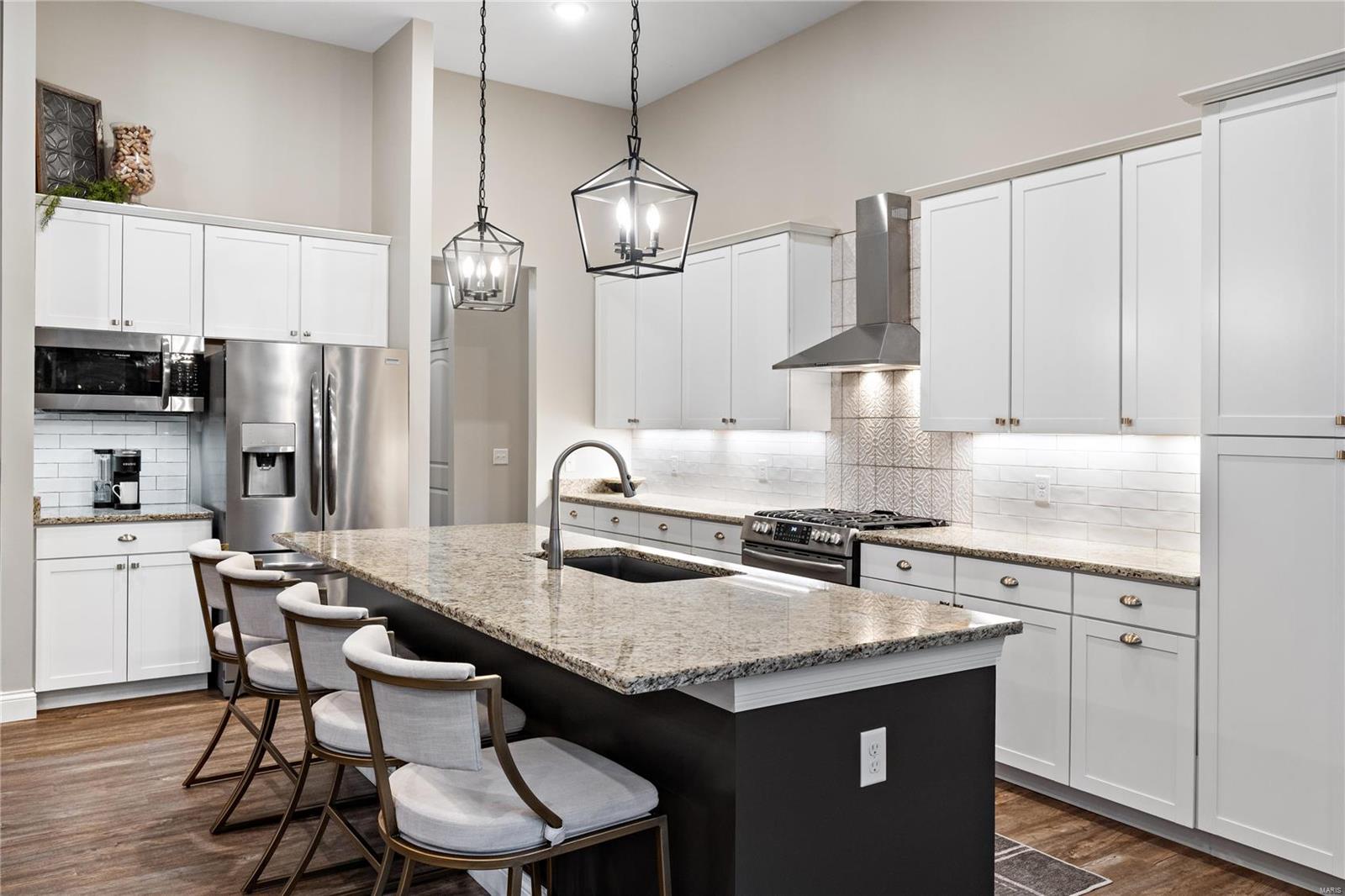 Eureka, Missouri 63025, United States, 3 Bedrooms Bedrooms, ,3 BathroomsBathrooms,Residential,Pending,25506