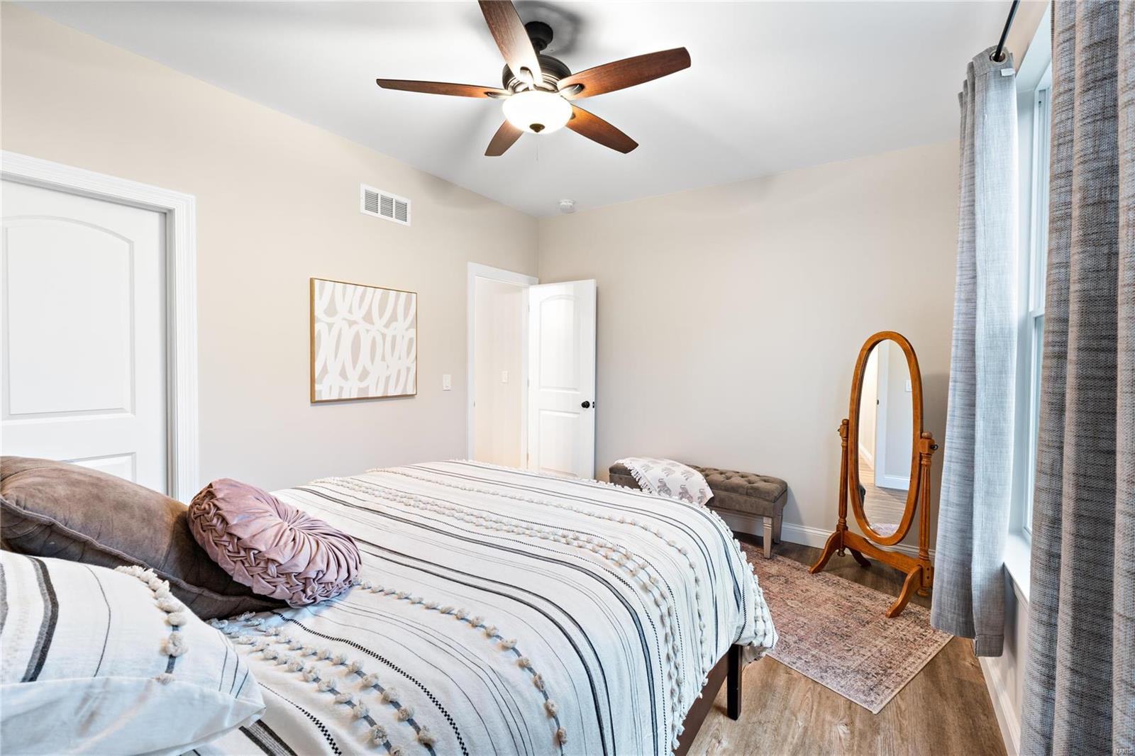 Eureka, Missouri 63025, United States, 3 Bedrooms Bedrooms, ,3 BathroomsBathrooms,Residential,Pending,25506