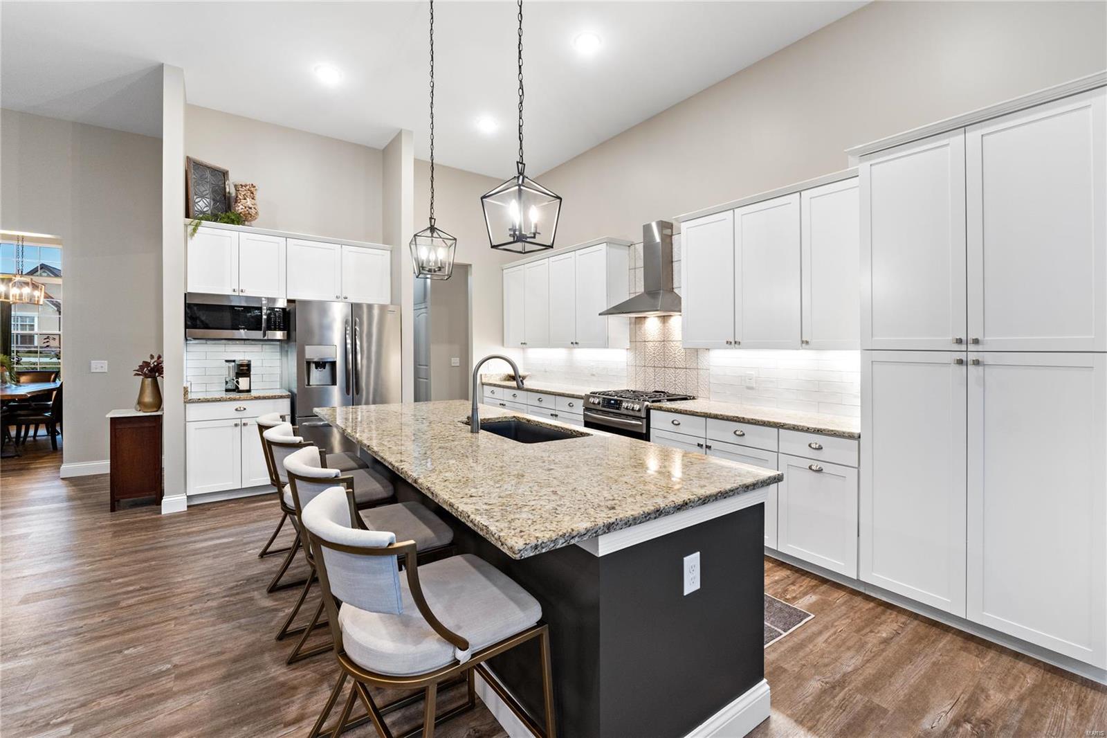 Eureka, Missouri 63025, United States, 3 Bedrooms Bedrooms, ,3 BathroomsBathrooms,Residential,Pending,25506