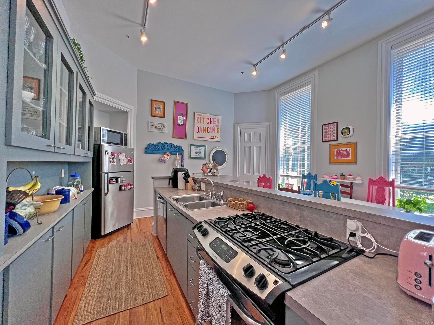 St Louis Commons Add - Residential Income