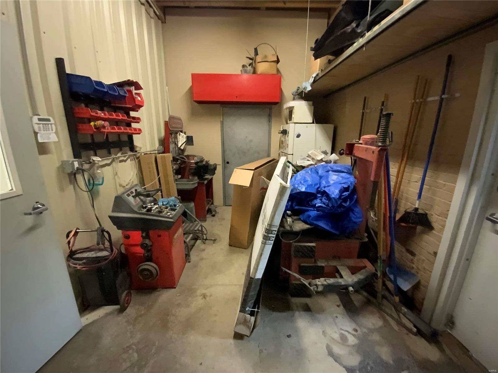 Labadie & Lynch Addn - Commercial Lease