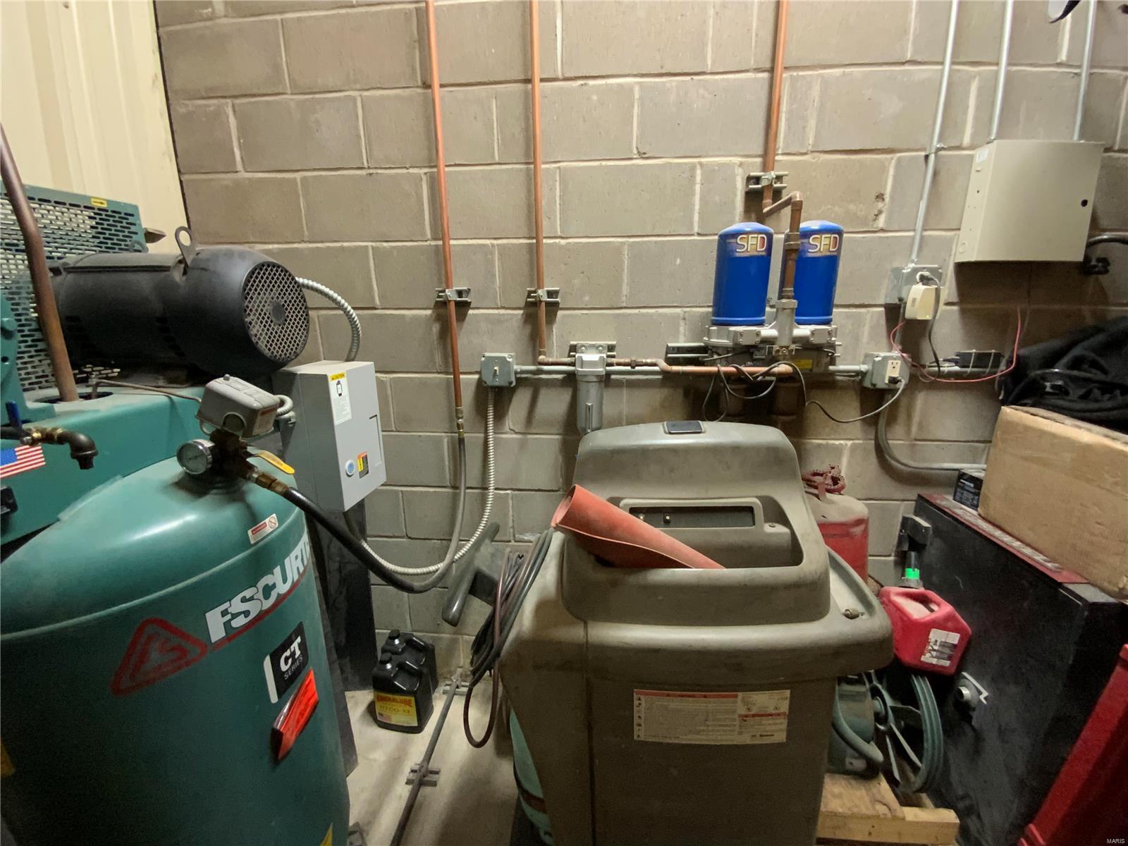 Labadie & Lynch Addn - Commercial Lease