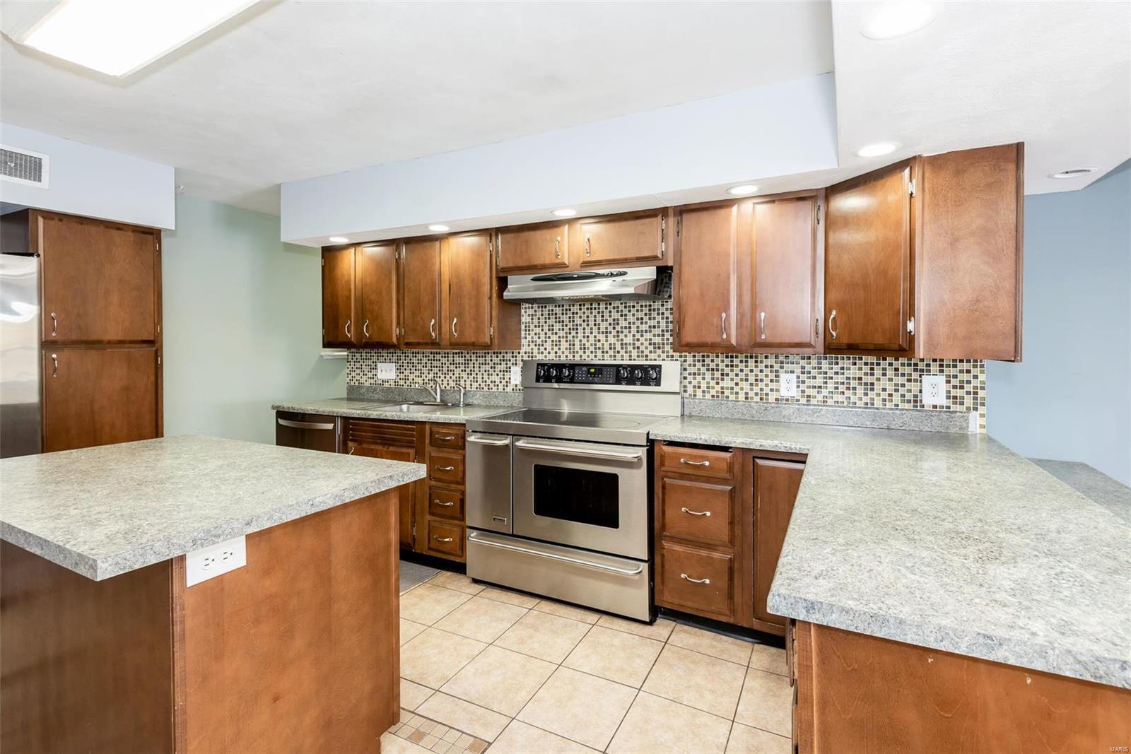 Marlborough Manor - Residential