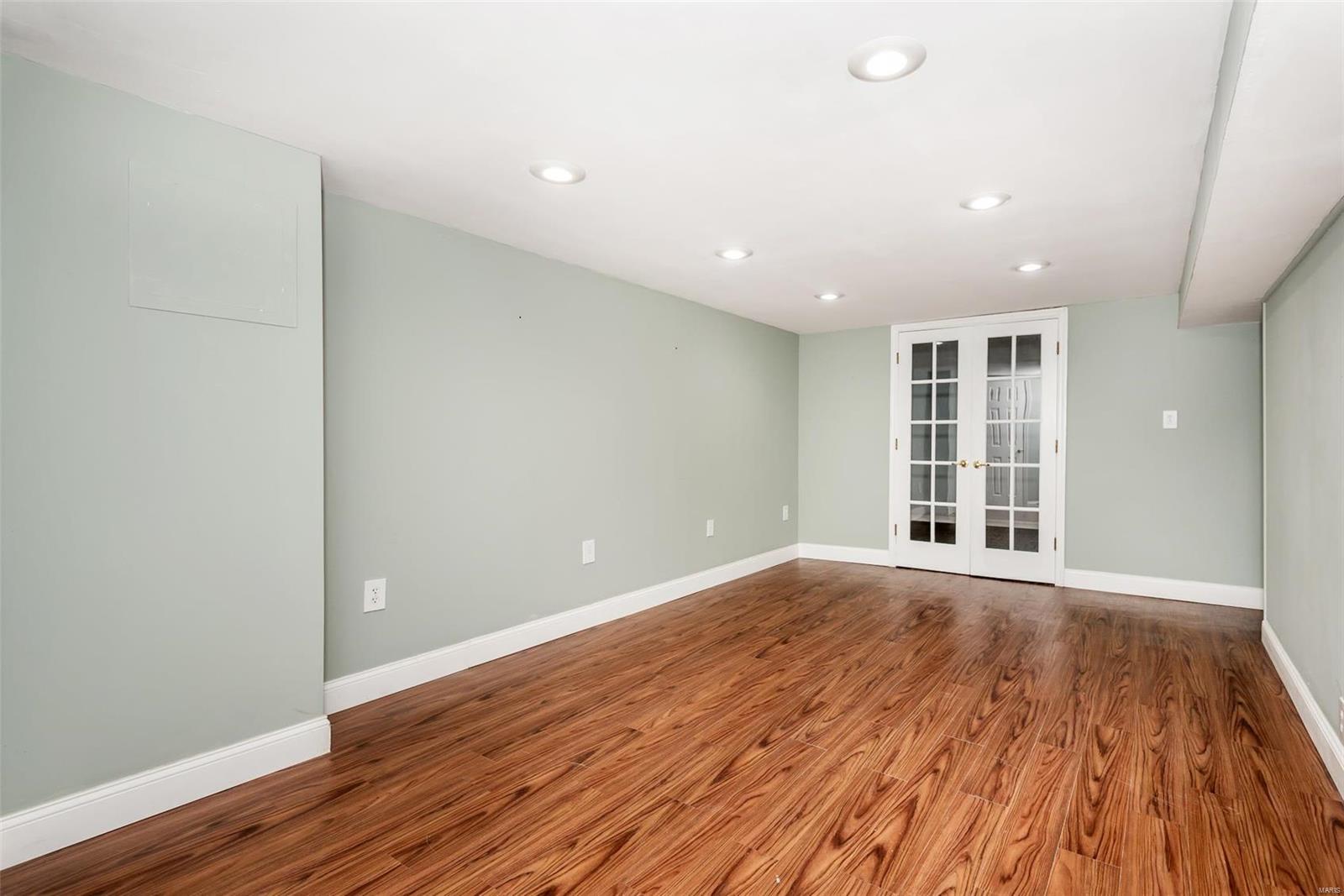 Marlborough Manor - Residential