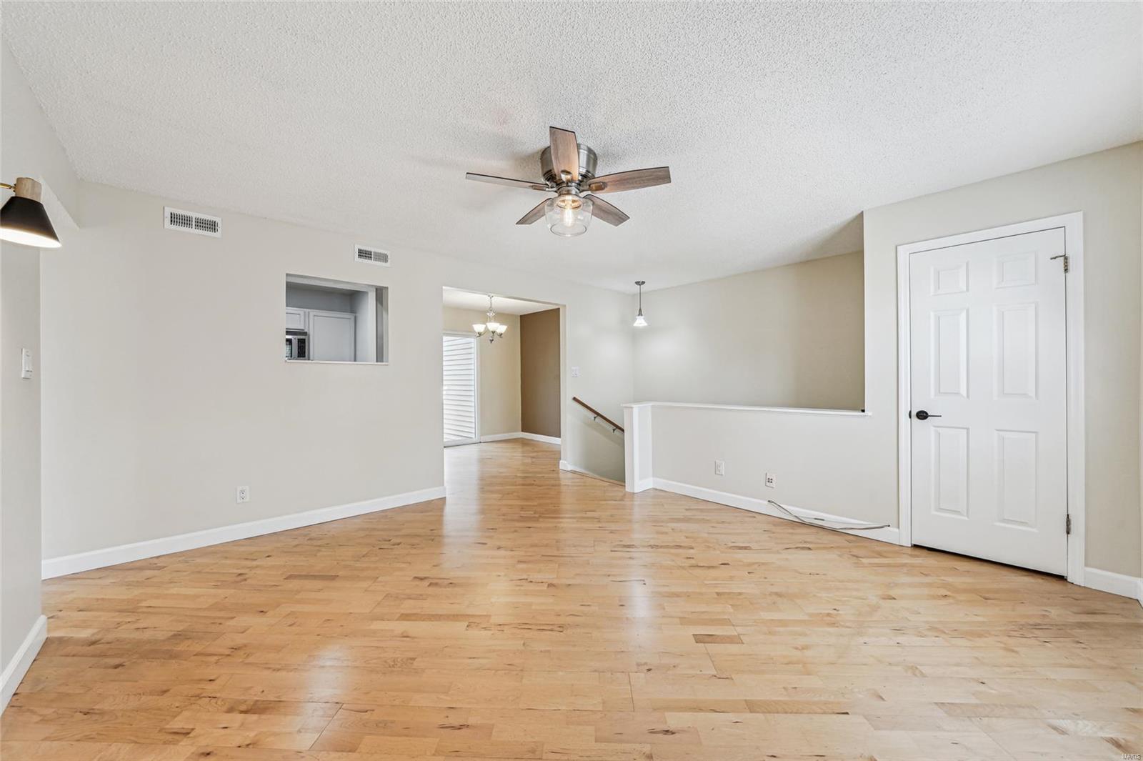1521 Oriole Lane