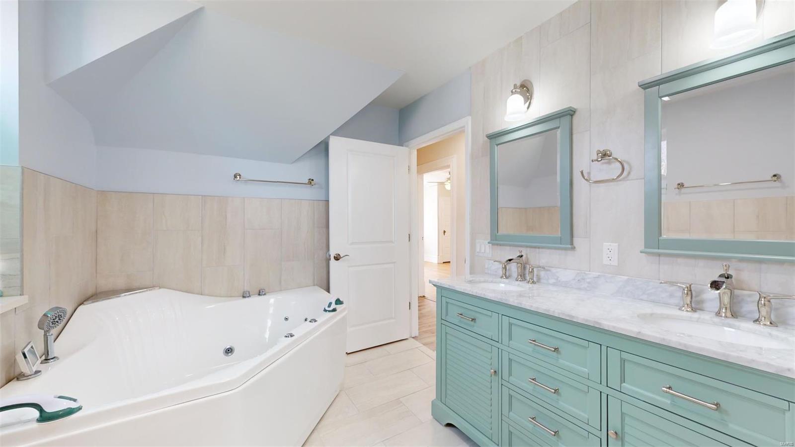 Oscar Buchanans/South Benton - Residential