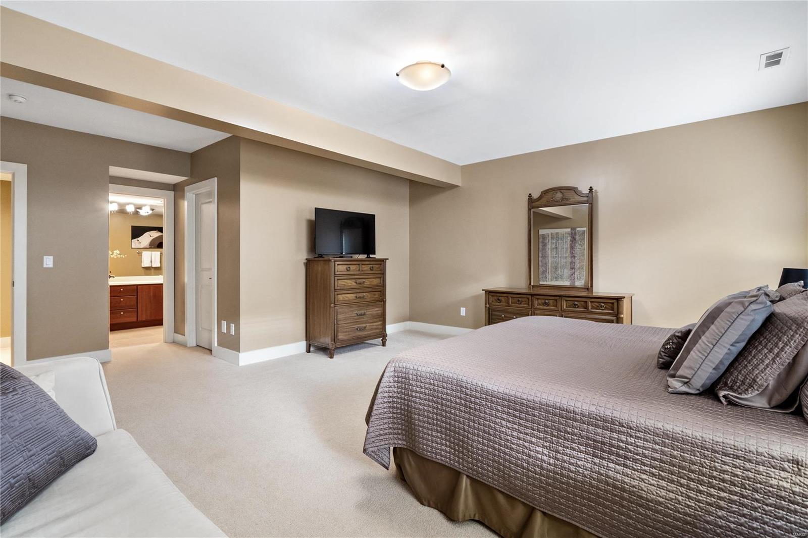 Westchester Manor - Residential