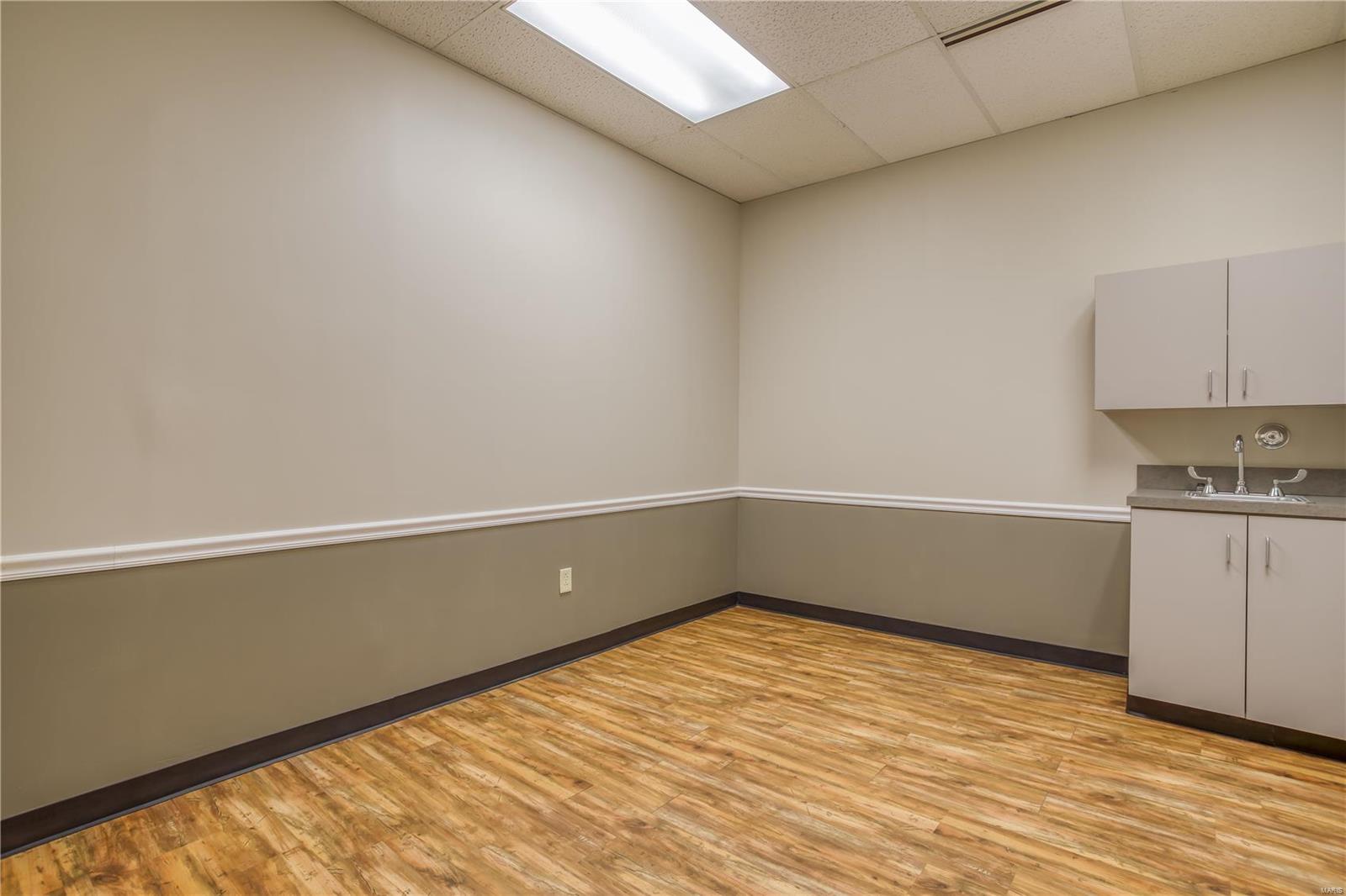 TESSON FERRY - Commercial Sale