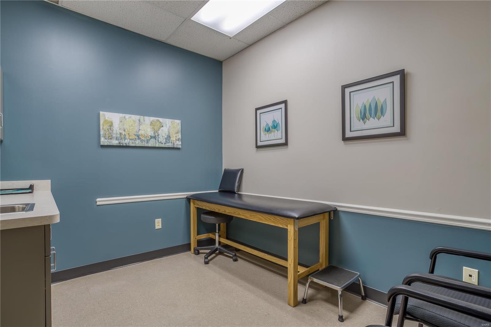 TESSON FERRY - Commercial Sale