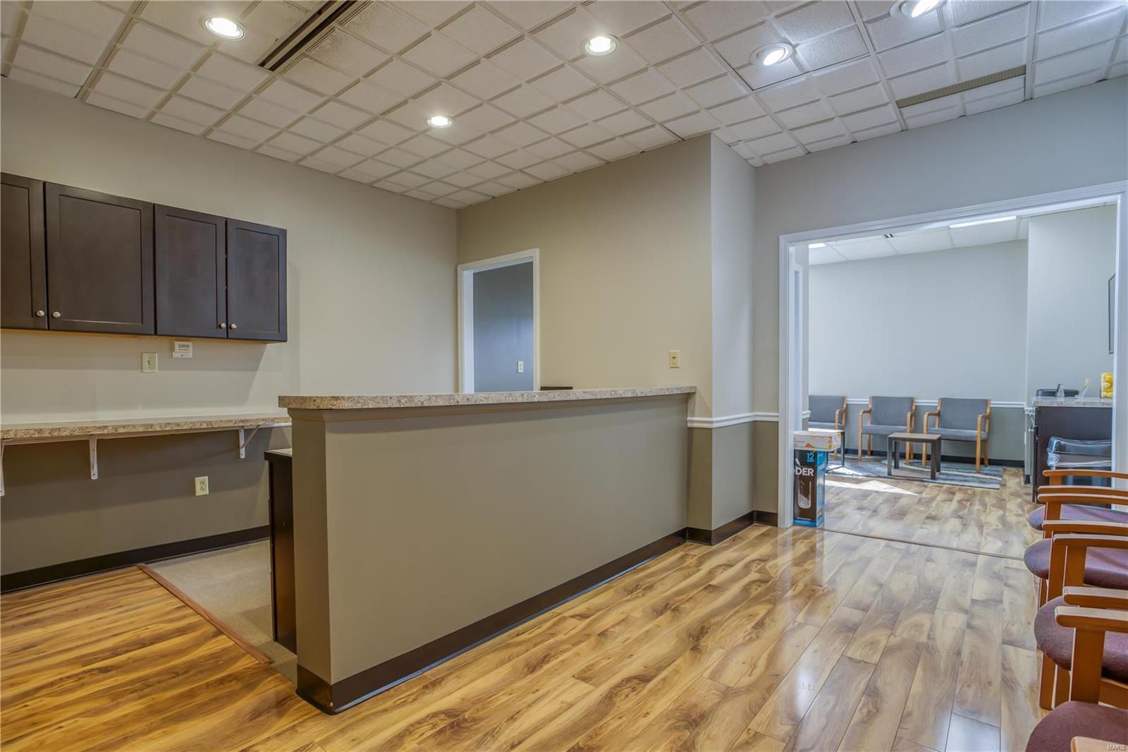 TESSON FERRY - Commercial Sale