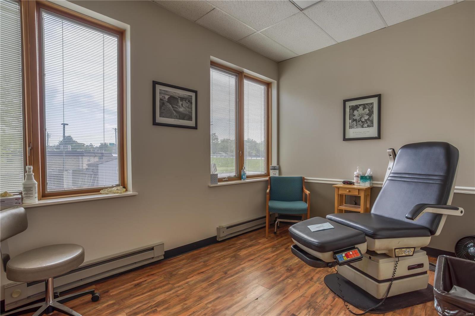 TESSON FERRY - Commercial Sale