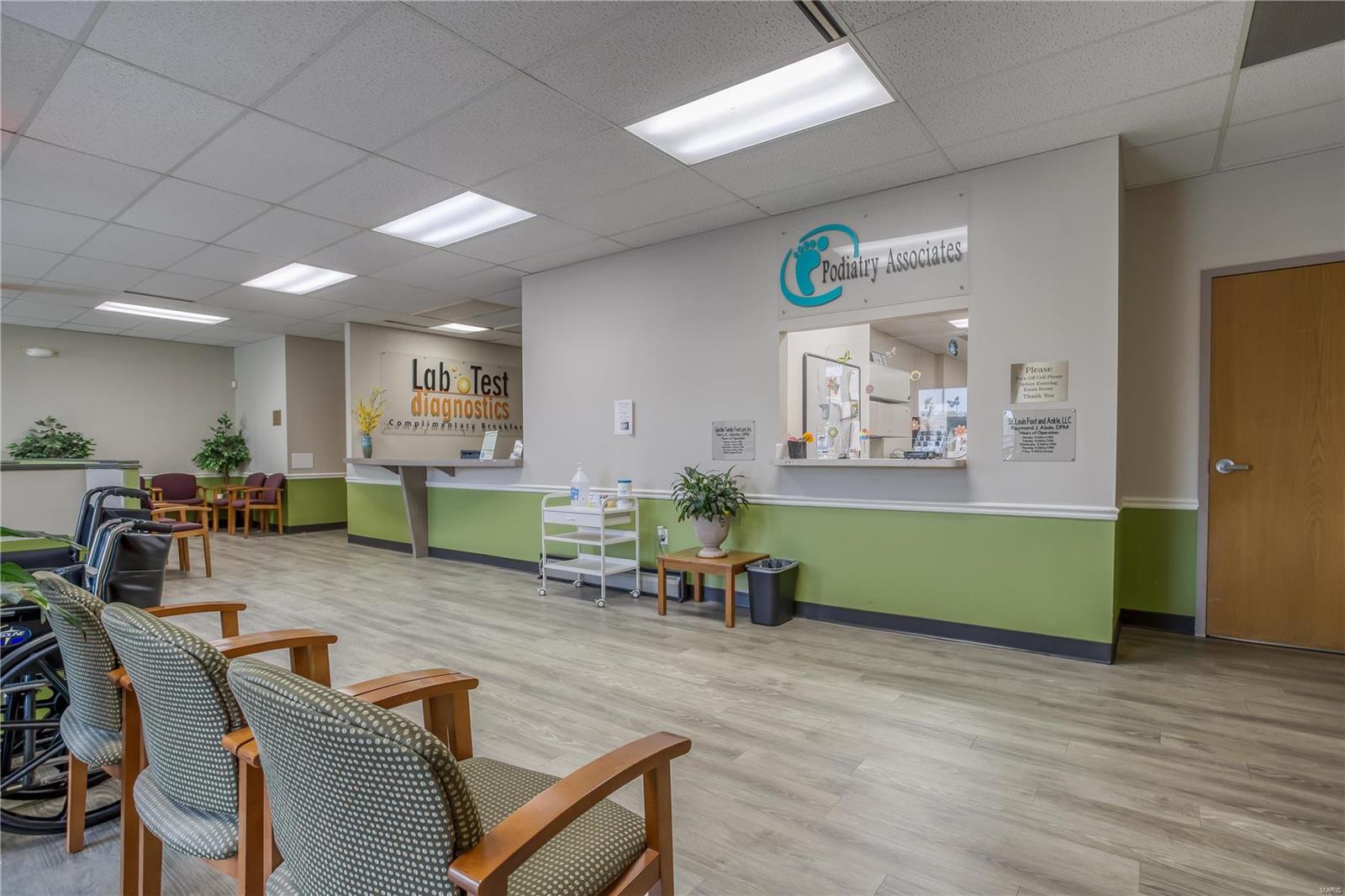 TESSON FERRY - Commercial Sale